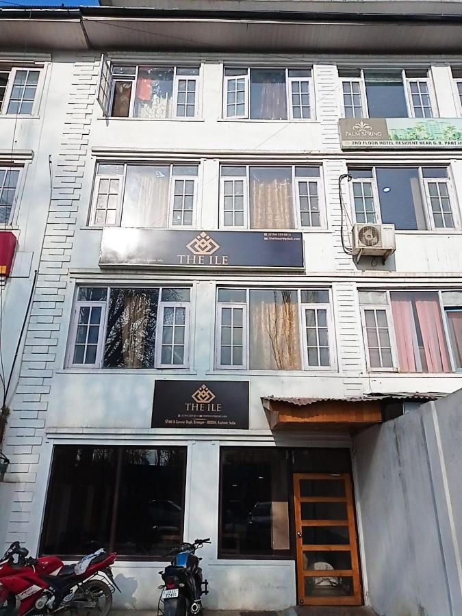 The Ile Hotel Srinagar  Exterior photo